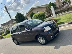 Toyota Sienta 2013 Purple
