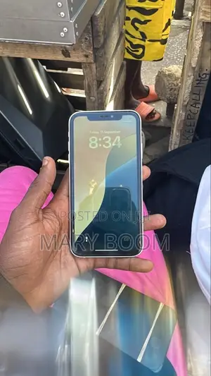 Apple iPhone XR 128 GB White
