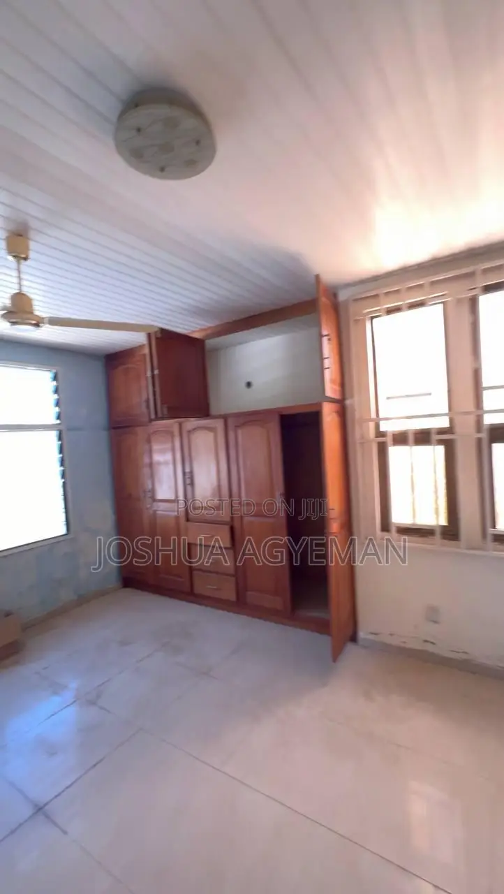 5bdrm House in Takoradi for sale