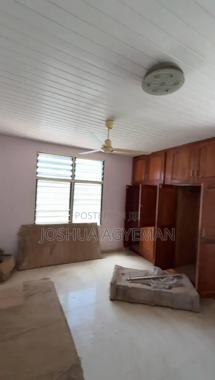 5bdrm House in Takoradi for sale