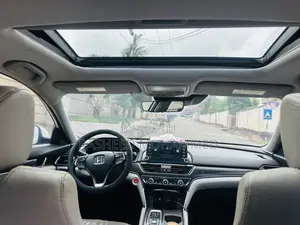 Honda Accord Touring 2.0T 2020 White