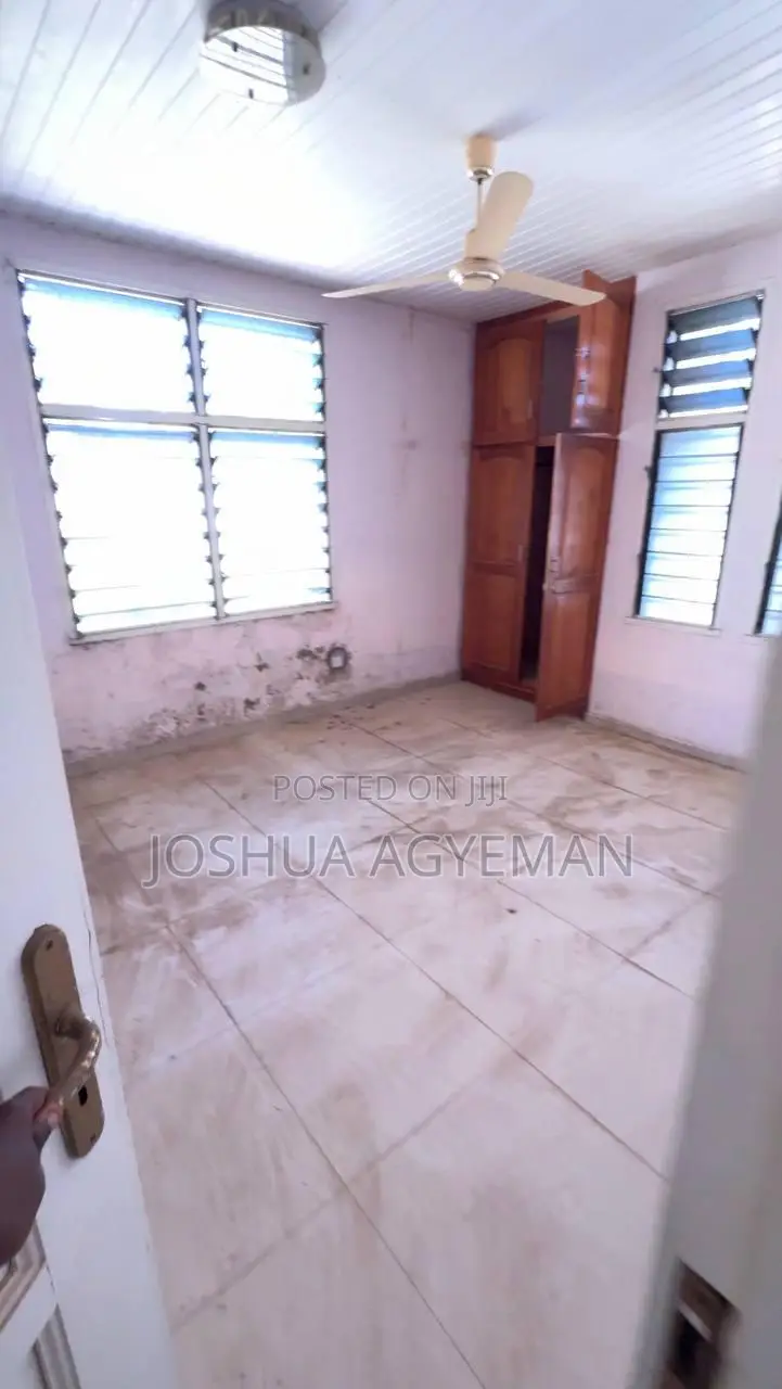 5bdrm House in Takoradi for sale
