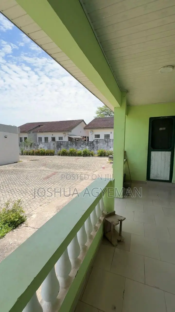 5bdrm House in Takoradi for sale