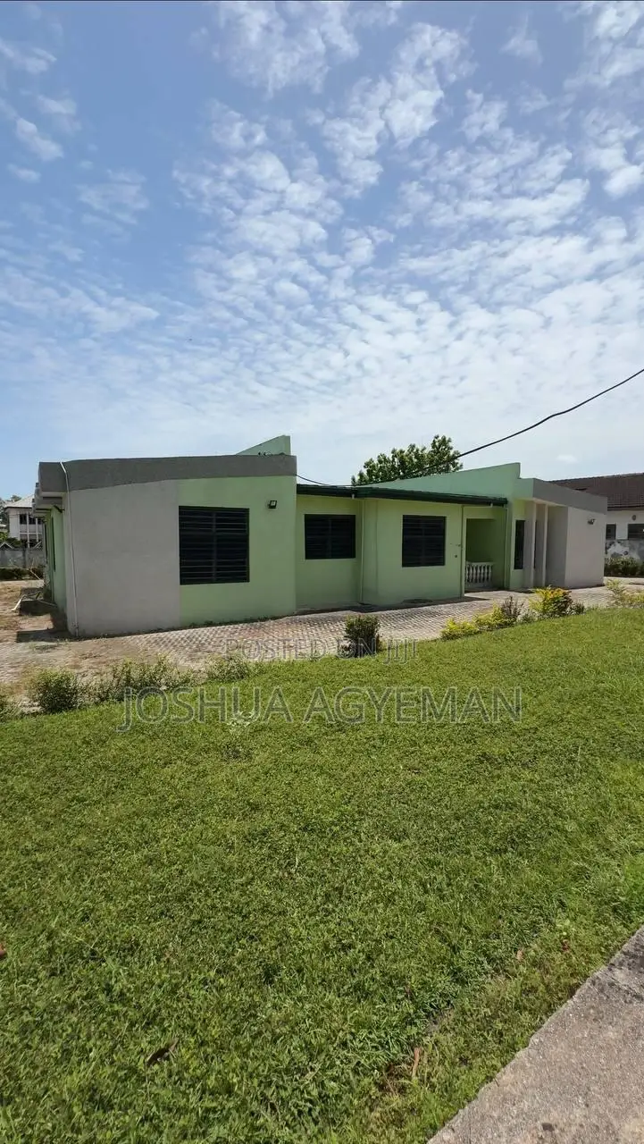5bdrm House in Takoradi for sale