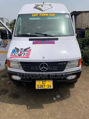 Mercedes-Benz Sprinter 2000 White
