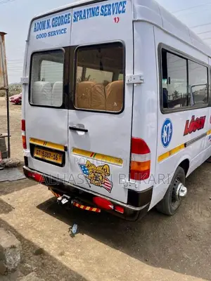 Mercedes-Benz Sprinter 2000 White