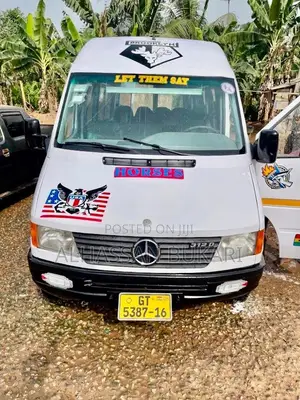 Mercedes-Benz Sprinter 2000 White