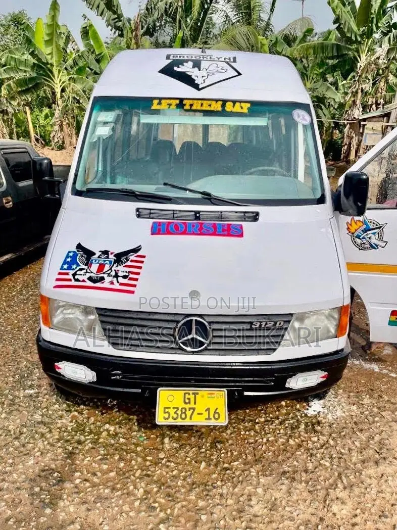 Mercedes-Benz Sprinter 2000 White