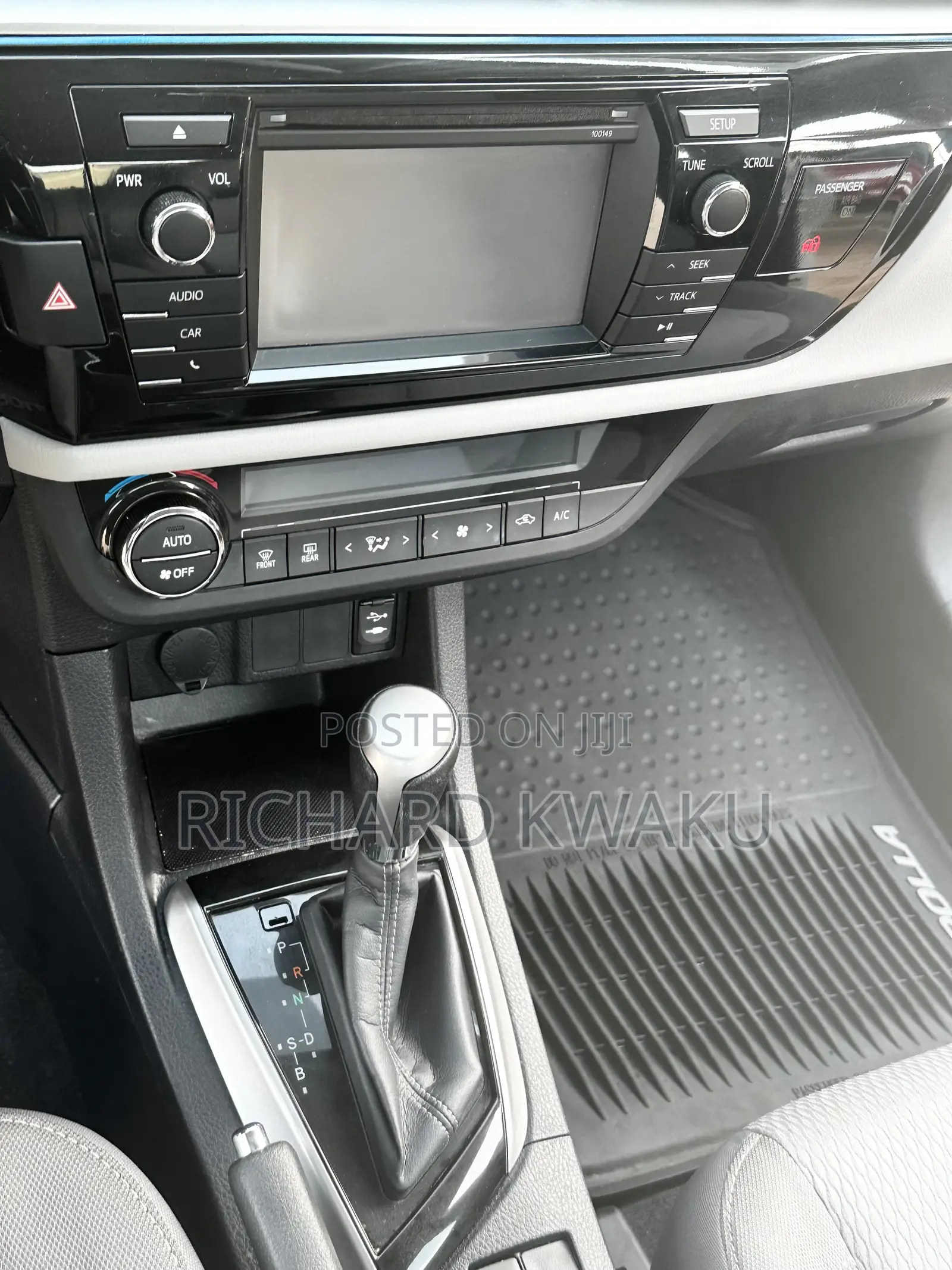 Toyota Corolla 2015 White