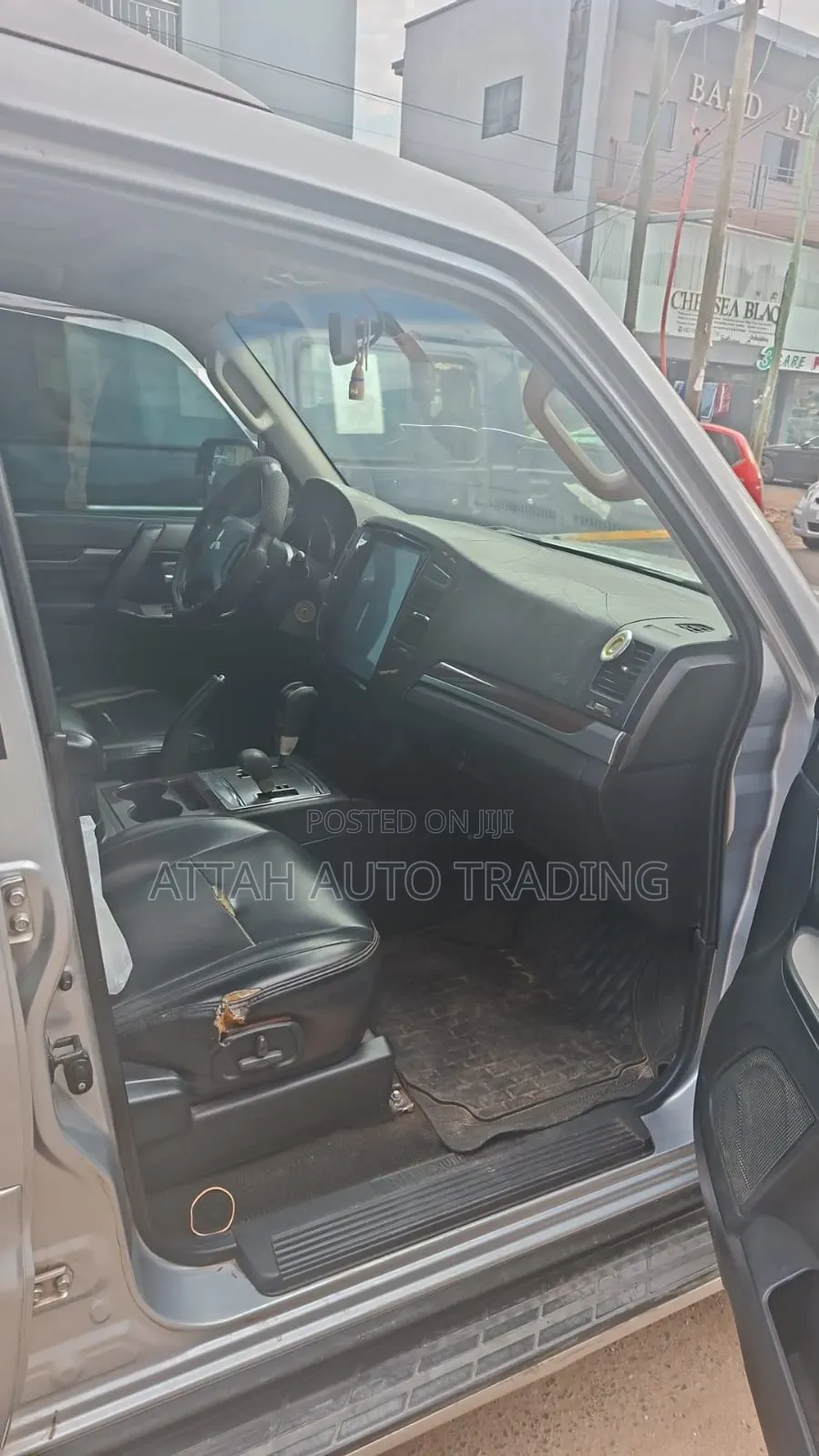Mitsubishi Pajero 2011 Silver