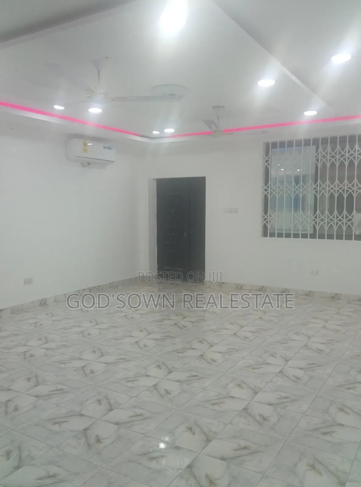 3bdrm Apartment in Gomoa East for rent