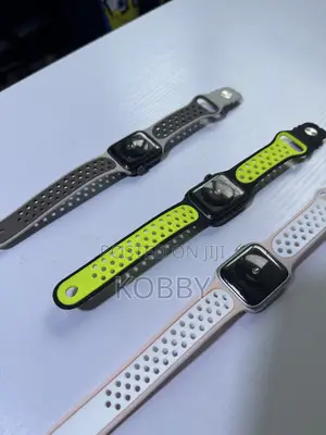 Apple Watch Series SE Special Edition WTH Charger Case and Extra Strap