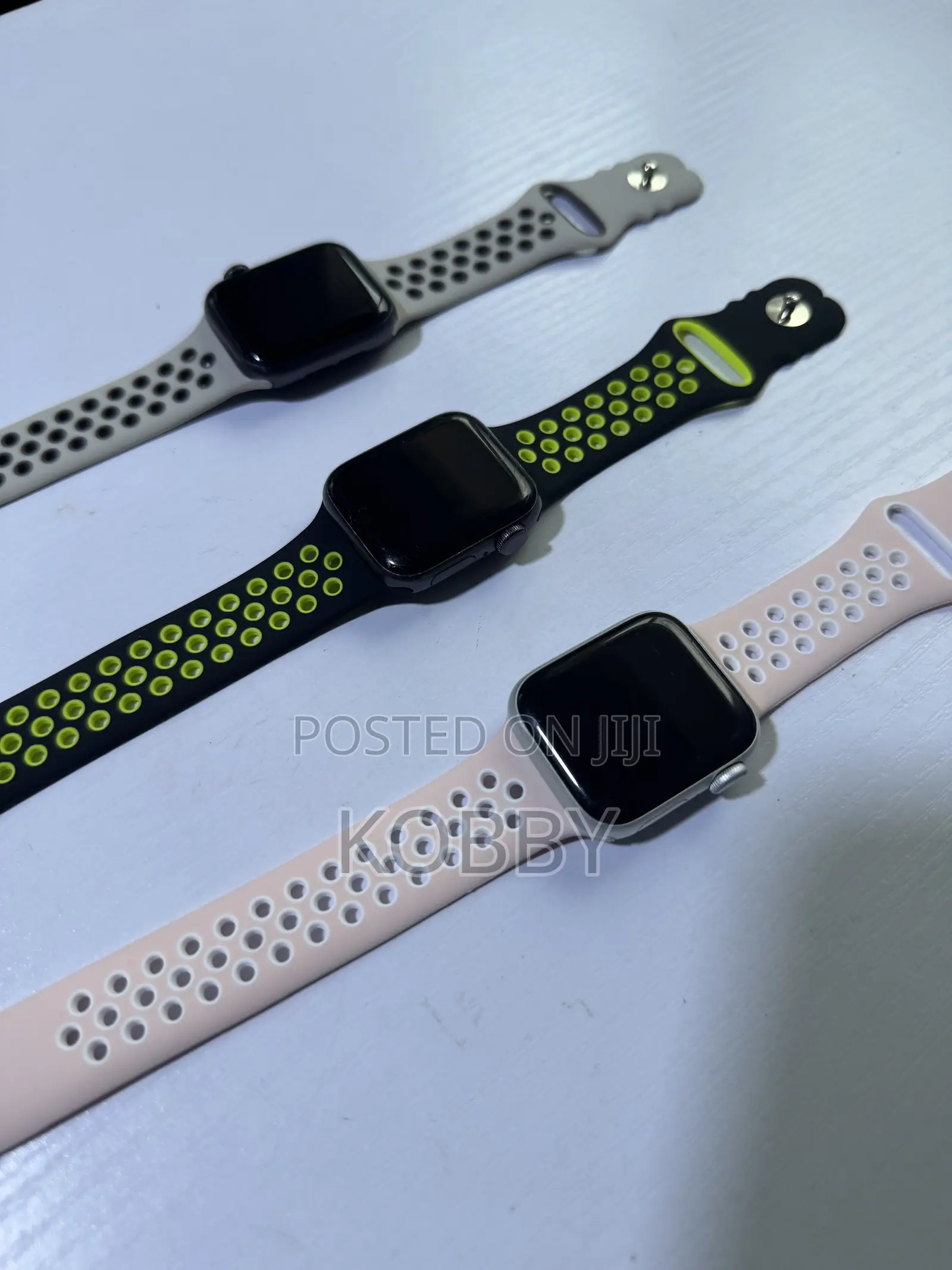 Apple Watch Series SE Special Edition WTH Charger Case and Extra Strap
