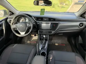 Toyota Corolla LE (1.8L 4cyl 2A) 2019 Beige