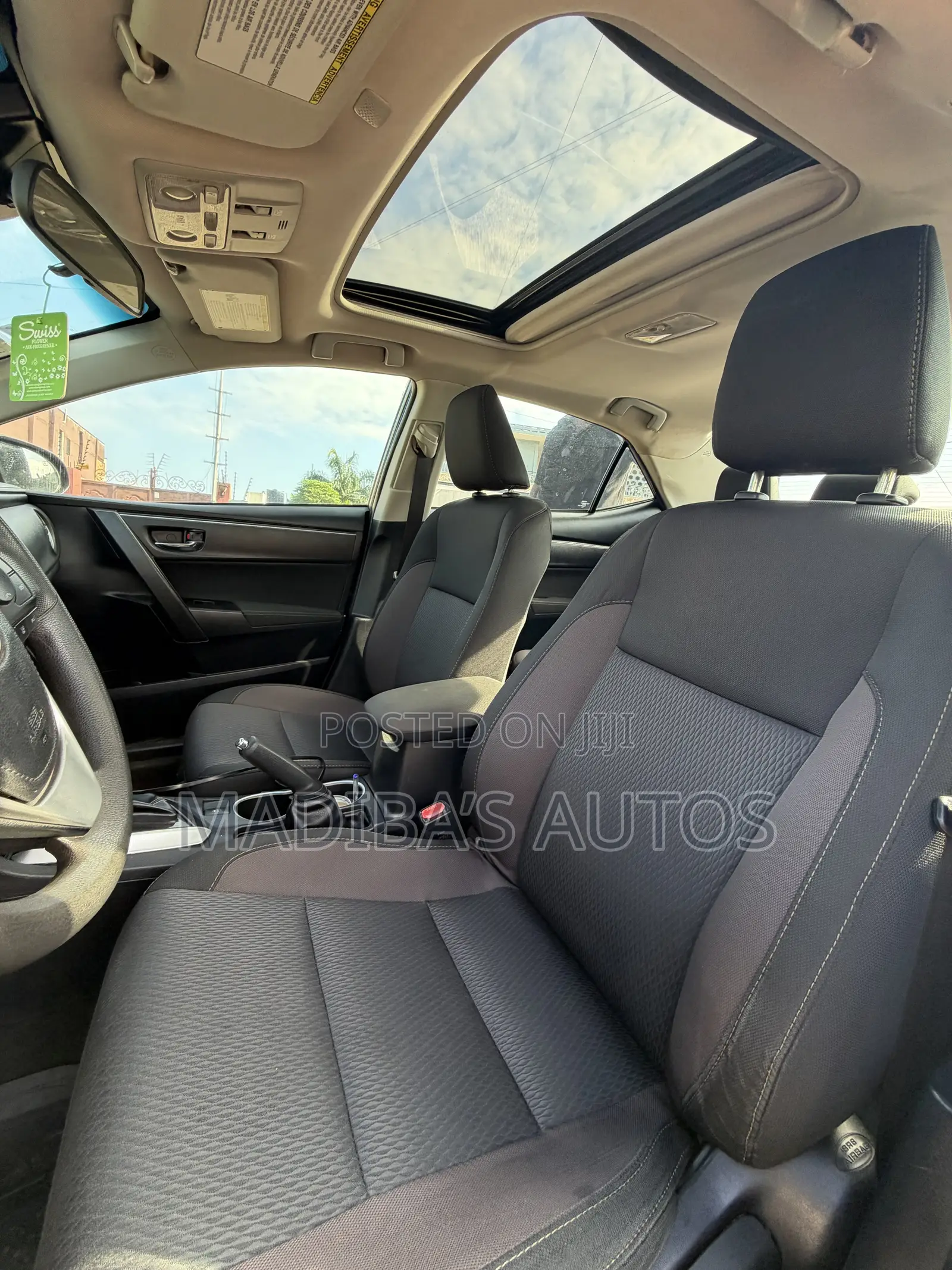 Toyota Corolla LE (1.8L 4cyl 2A) 2019 Beige