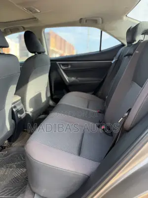 Toyota Corolla LE (1.8L 4cyl 2A) 2019 Beige