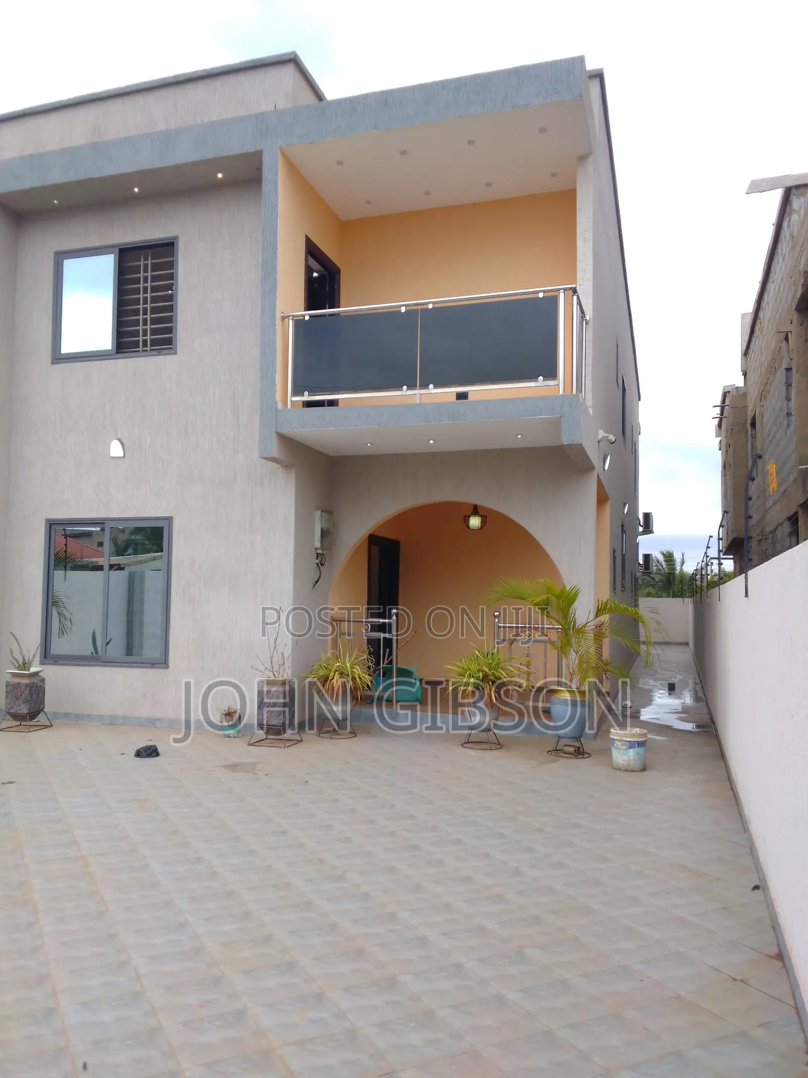 4bdrm Duplex in 4 Bedroom Duplex, Housing Down for sale