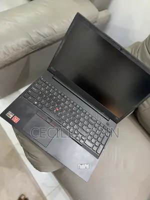 Laptop Lenovo ThinkPad E585 16GB AMD Ryzen 5 SSHD+SSD 256GB