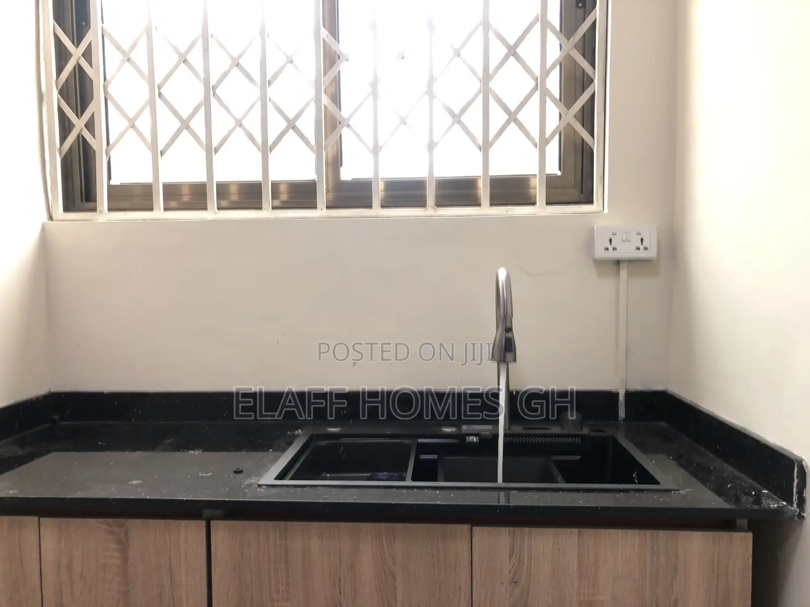 2bdrm Apartment in Elaffhomesgh, American House for rent