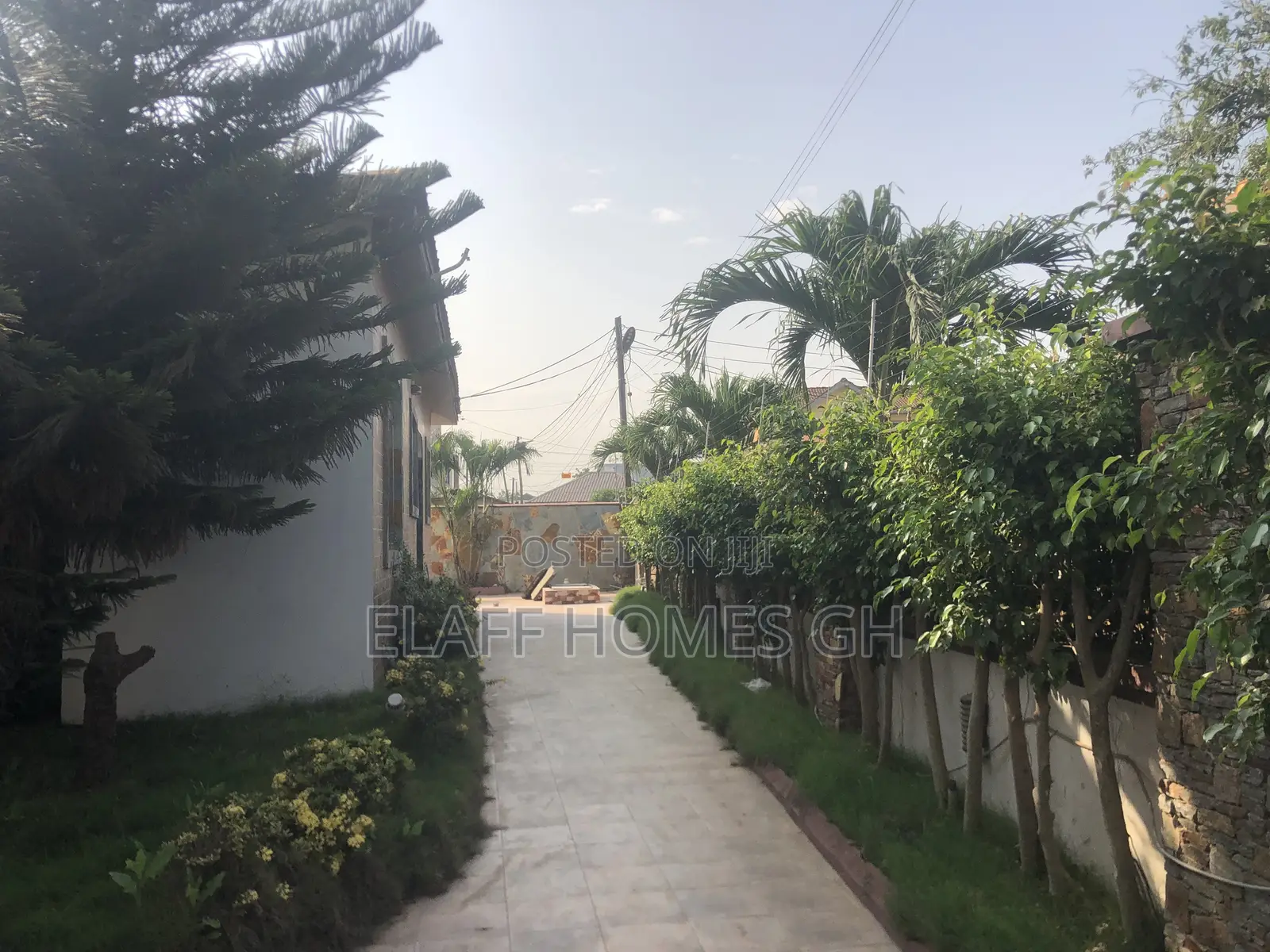 2bdrm Apartment in Elaffhomesgh, American House for rent
