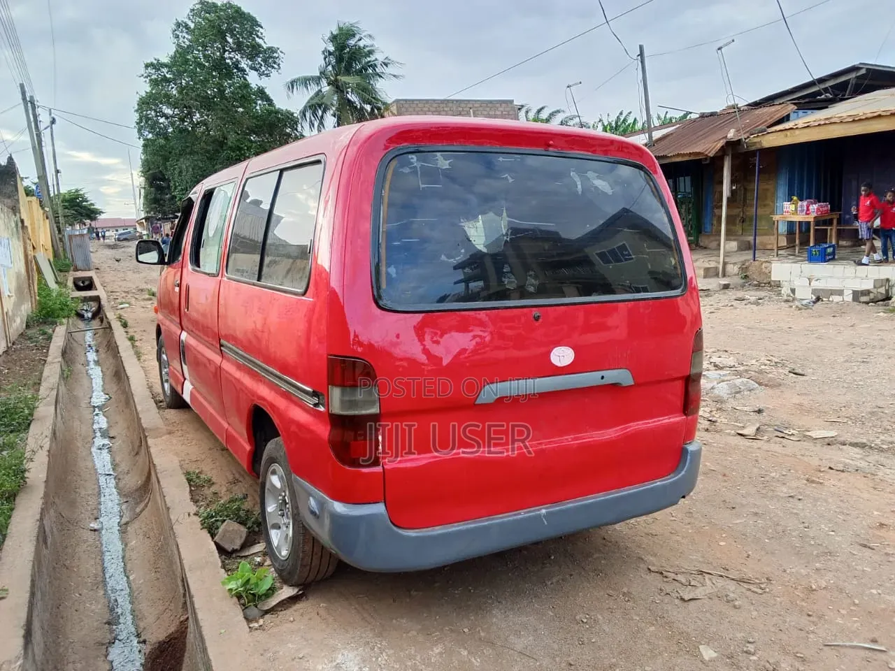 Toyota HiAce 2002 Red