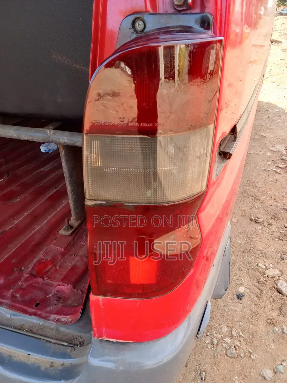 Toyota HiAce 2002 Red