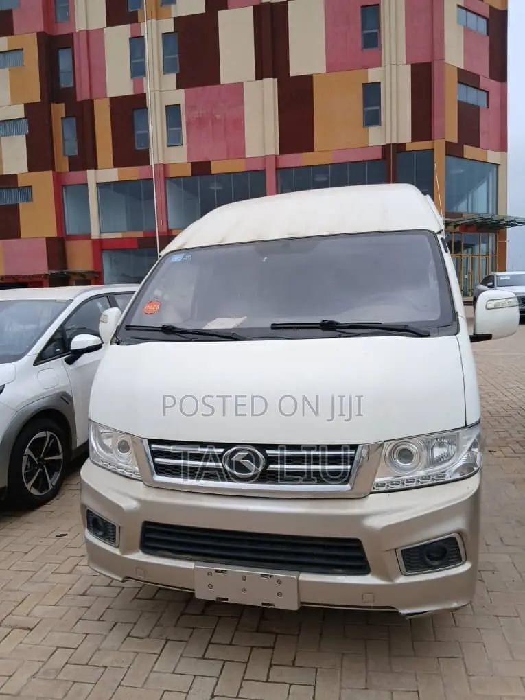 King Long Airport Shuttle 2018 Beige