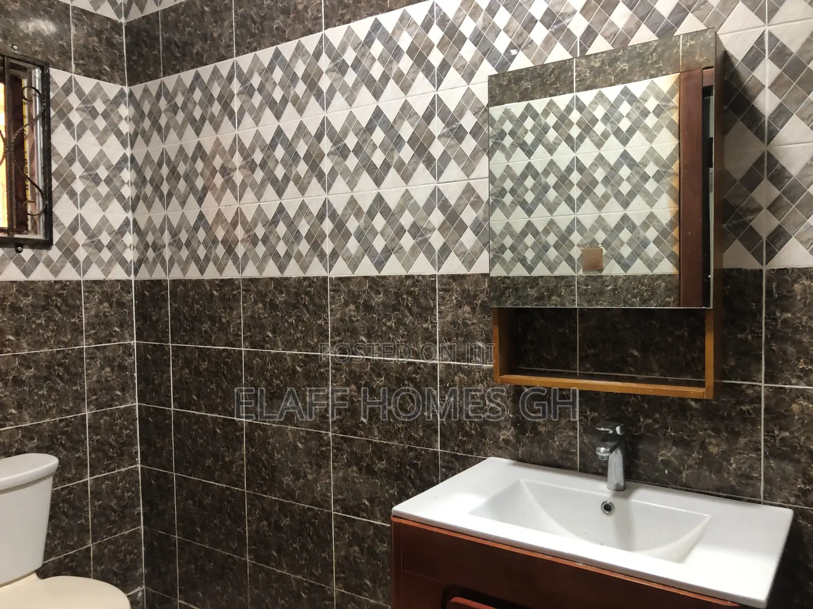3bdrm Apartment in Elaffhomesgh, Otano for rent