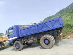 Benz Tiper Truck