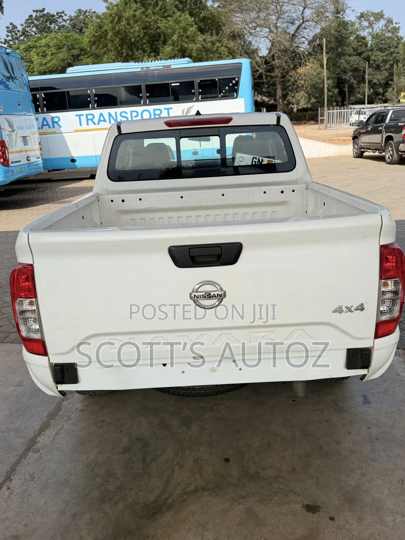 Nissan Navara 2023 White