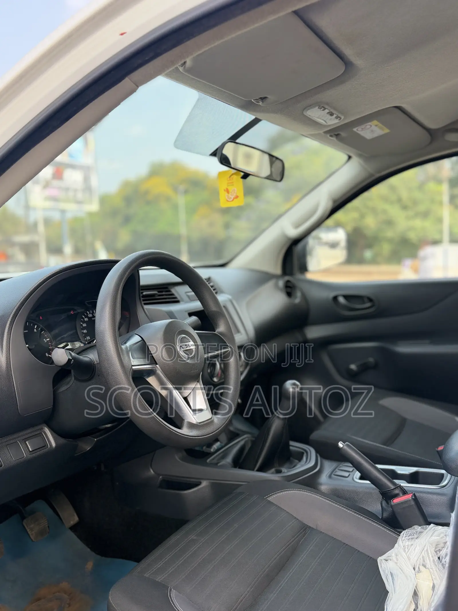 Nissan Navara 2023 White