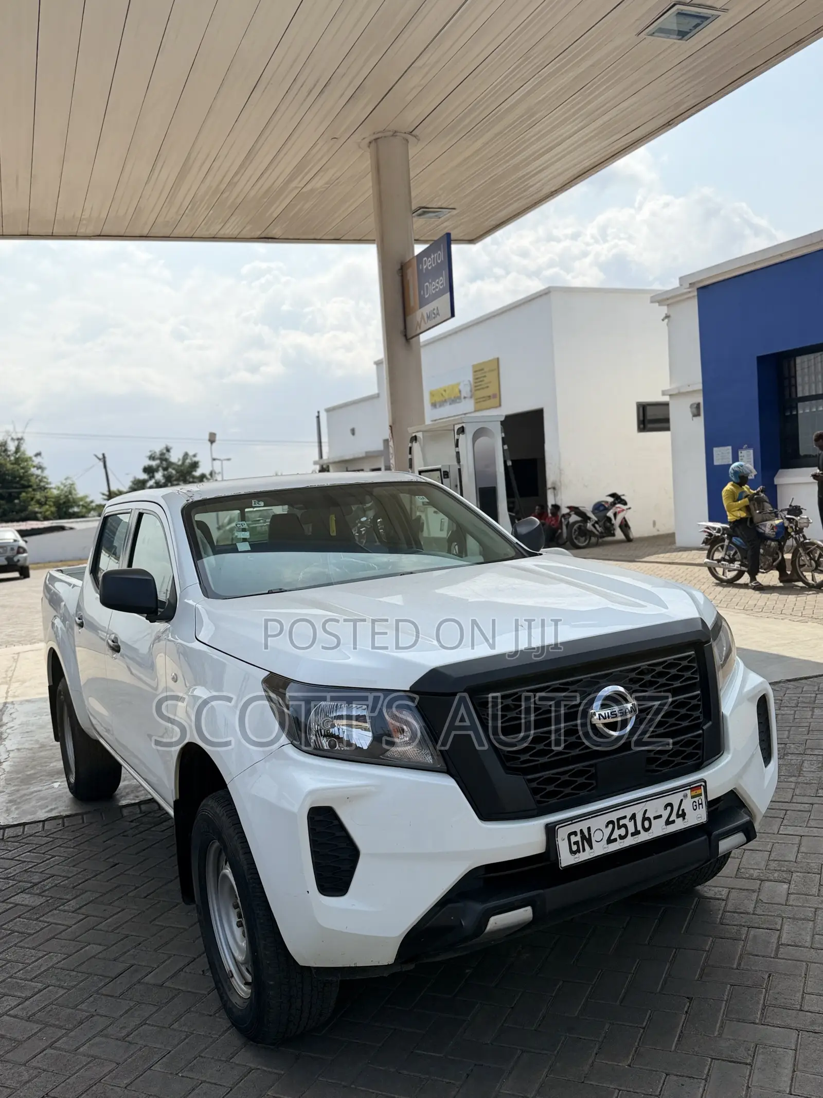 Nissan Navara 2023 White