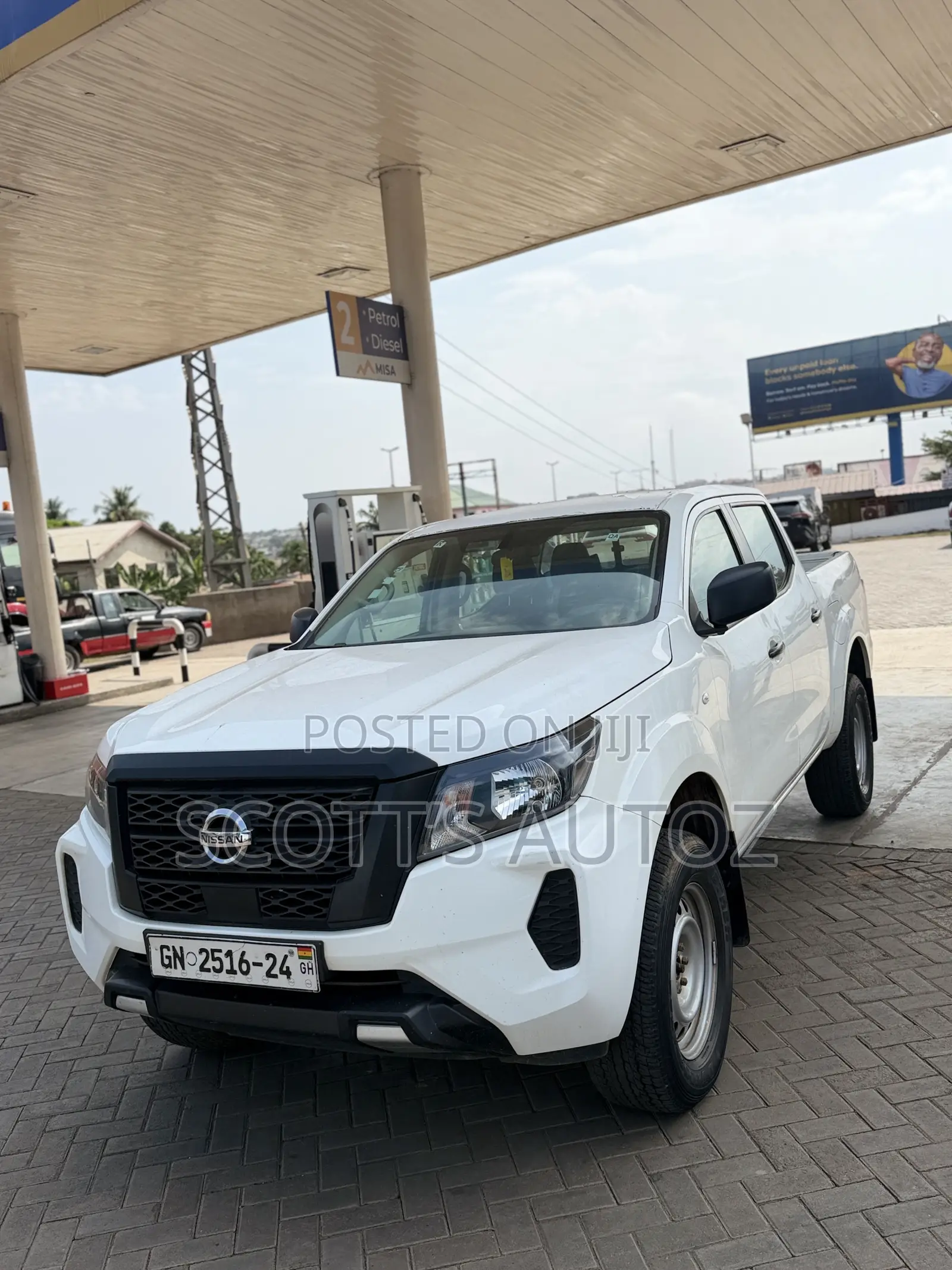 Nissan Navara 2023 White
