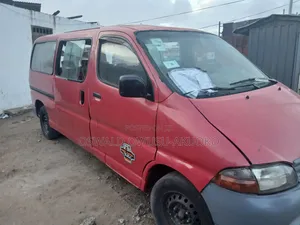 Toyota HiAce 2002 Red
