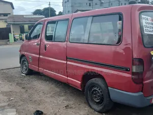 Toyota HiAce 2002 Red