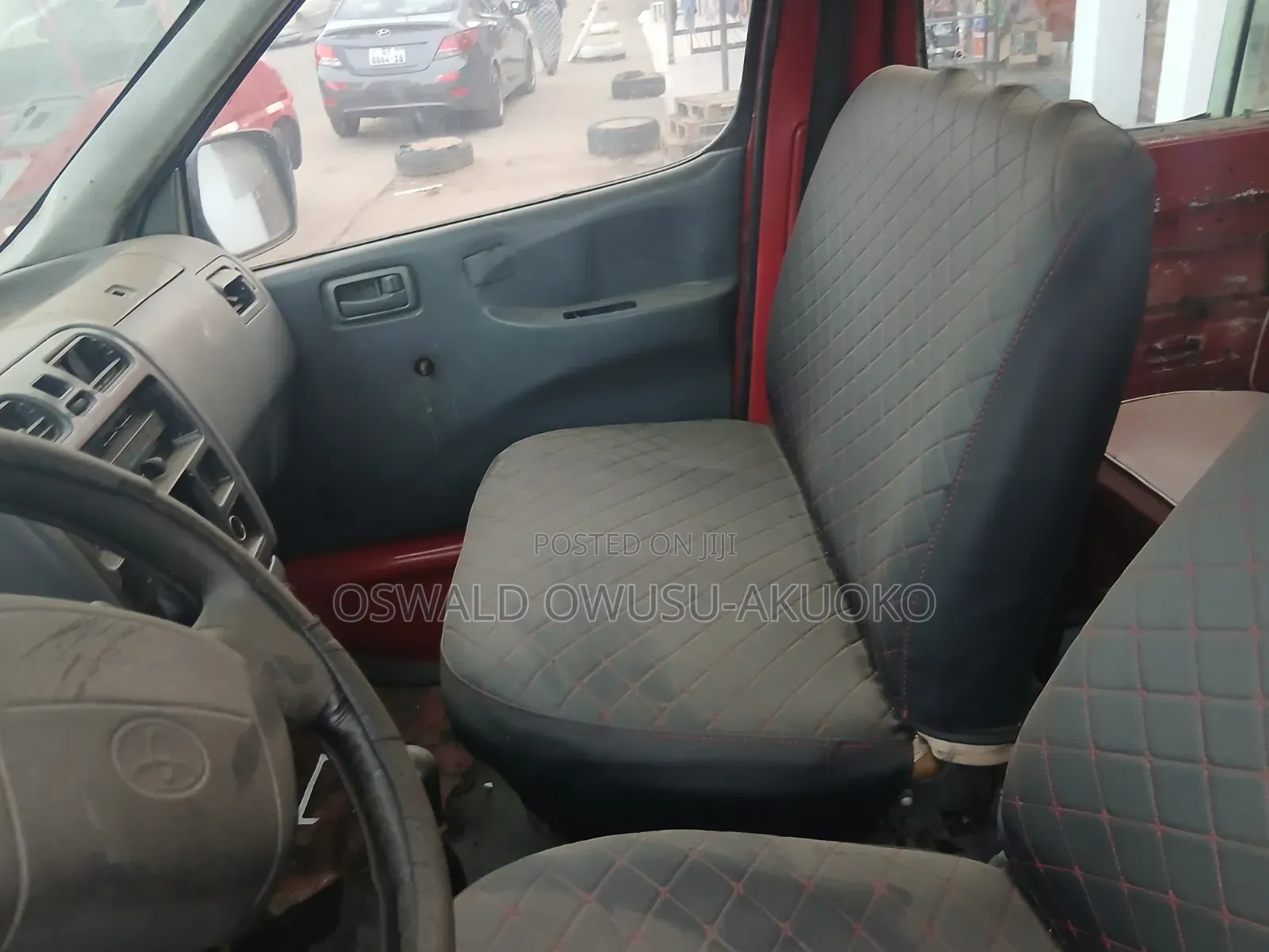 Toyota HiAce 2002 Red