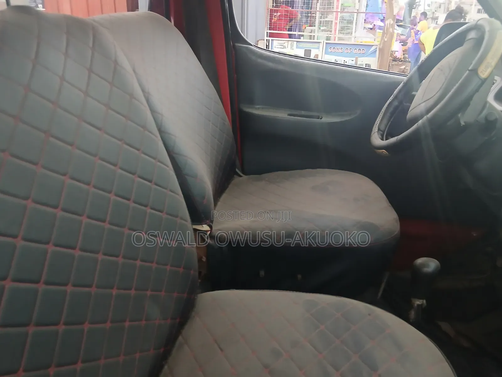 Toyota HiAce 2002 Red