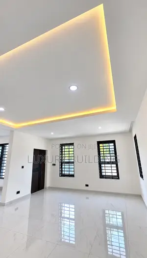 3bdrm House in Spintex, Baatsona Total for rent