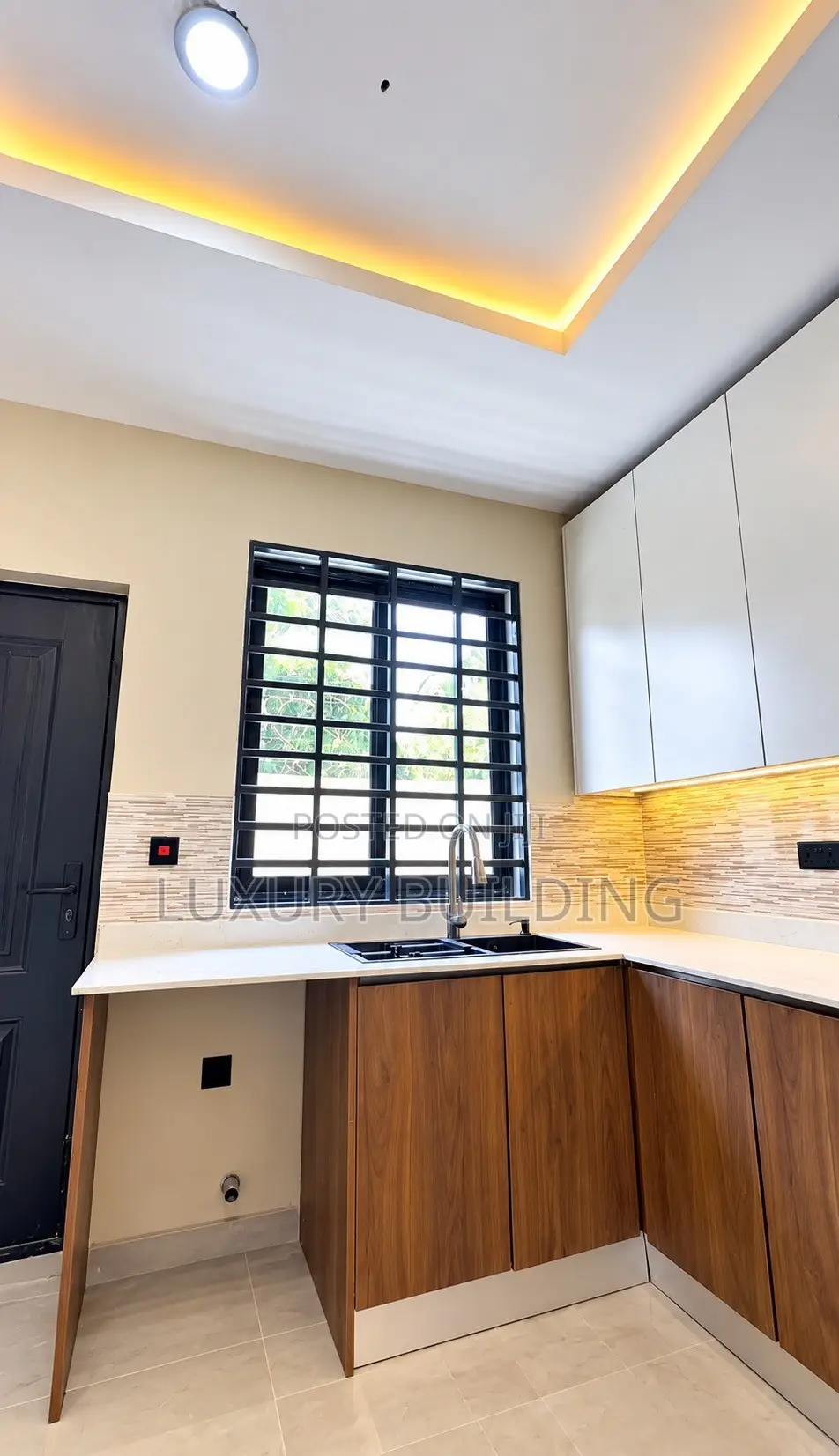 3bdrm House in Spintex, Baatsona Total for rent
