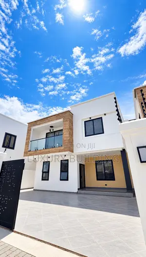 3bdrm House in Spintex, Baatsona Total for rent