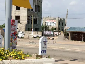 6bdrm House in Property Investments, School Junction for sale