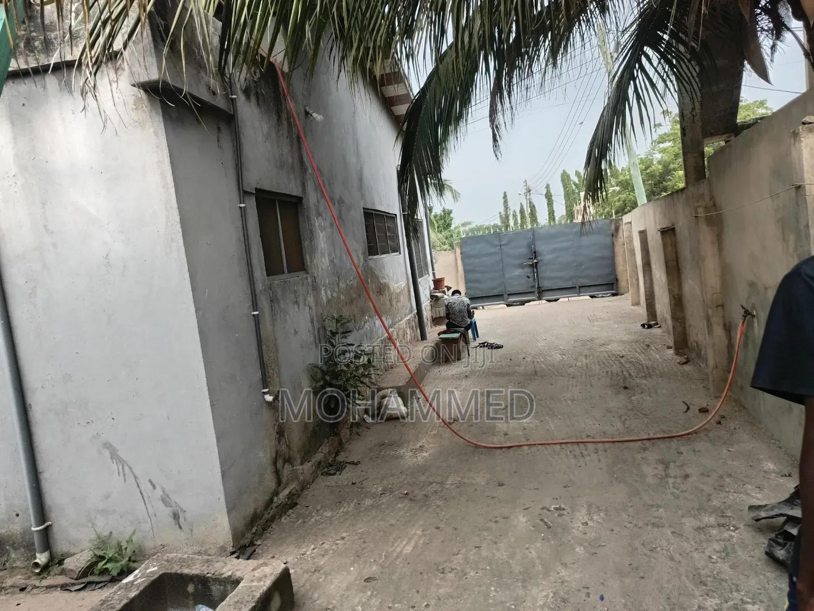 6bdrm House in Property Investments, School Junction for sale