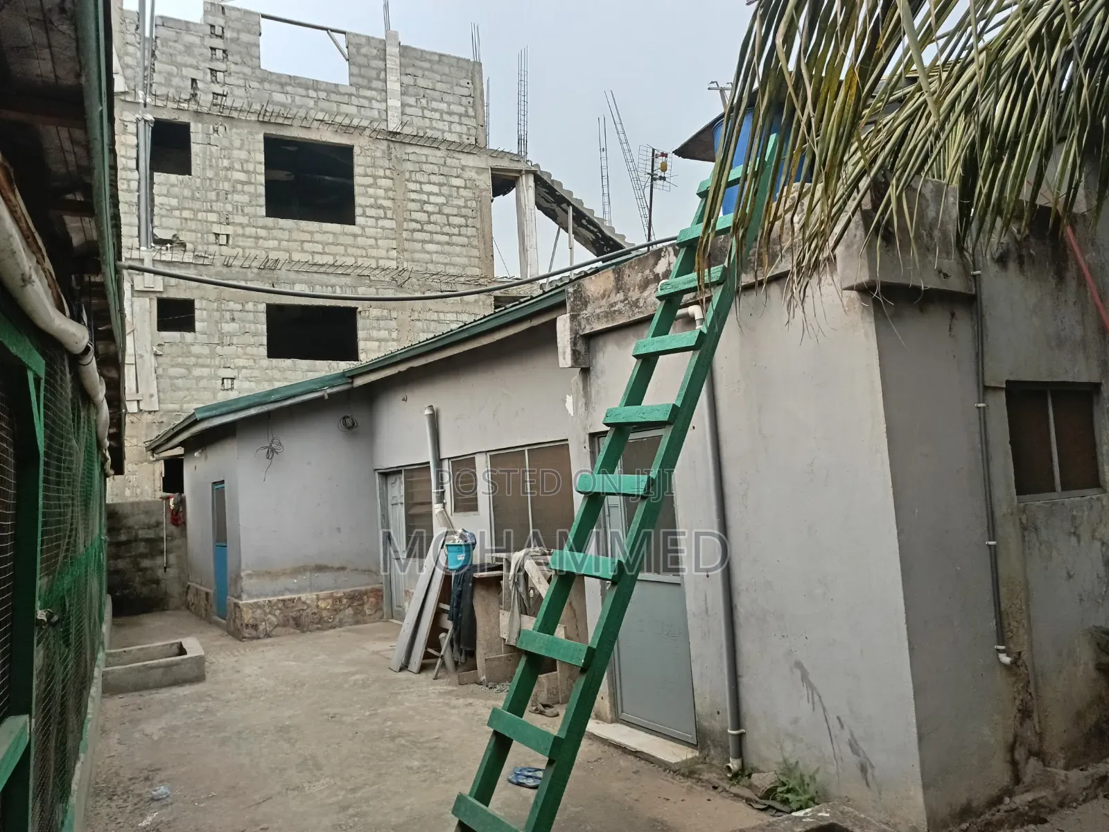 6bdrm House in Property Investments, School Junction for sale