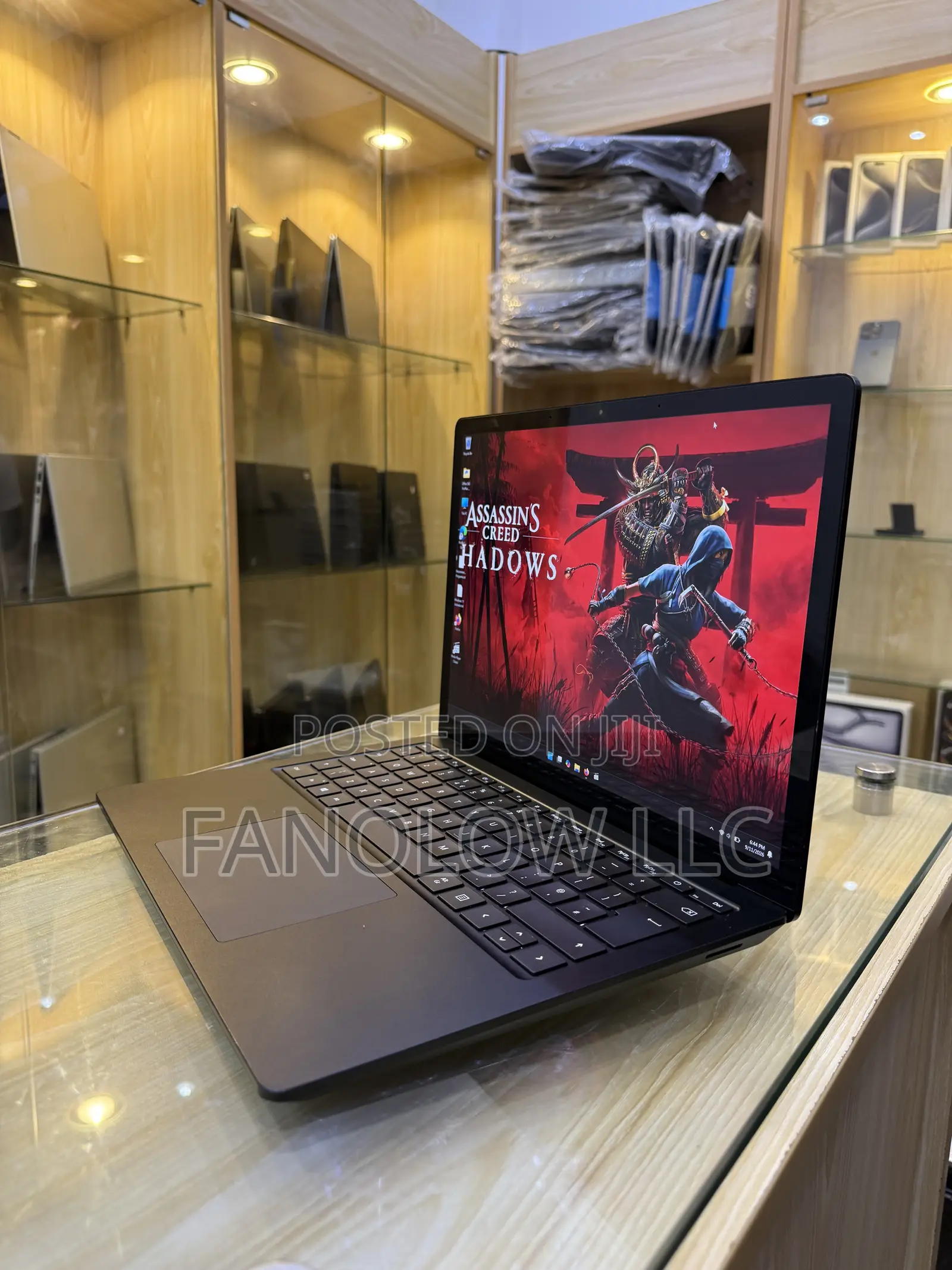 New Laptop Microsoft Surface Laptop 3 8GB Intel Core i5 SSD 256GB