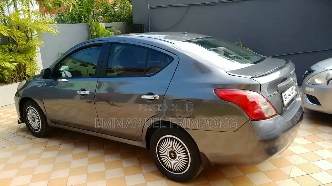 Nissan Versa 1.6 S Sedan 2012 Gray