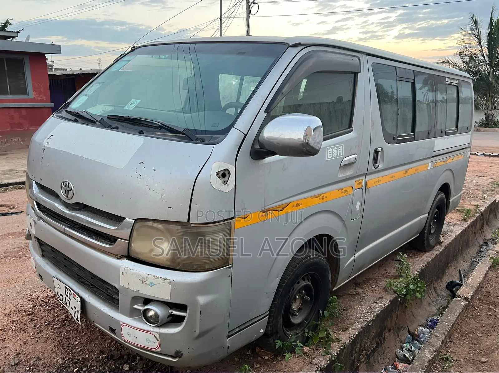 Toyota HiAce 2015 Silver