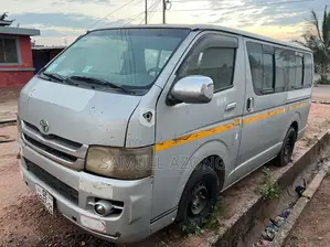 Toyota HiAce 2015 Silver