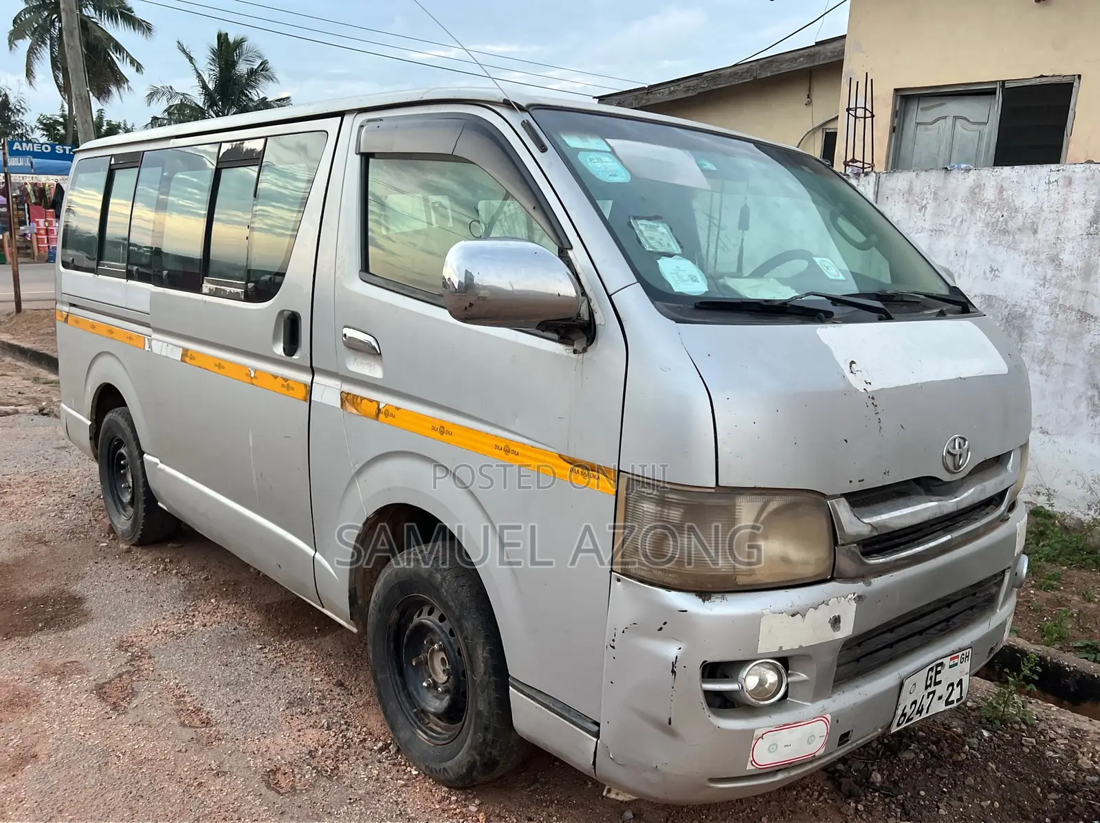 Toyota HiAce 2015 Silver