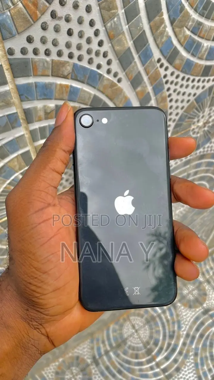 Apple iPhone SE (2020) 64 GB Red
