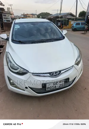 Hyundai Elantra Limited 4dr Sedan (1.8L 4cyl 6A) 2015 White